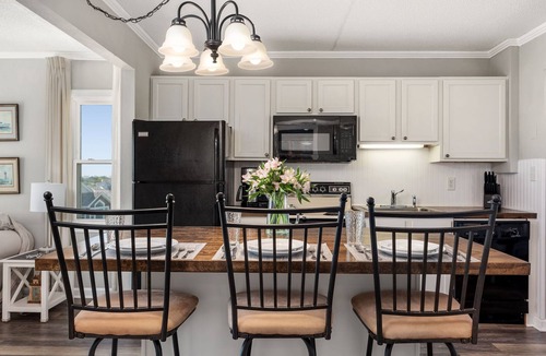Nags Head Condo | Oceanfront OBX Condo, Top Floor, Walk-In Shower and Patio
