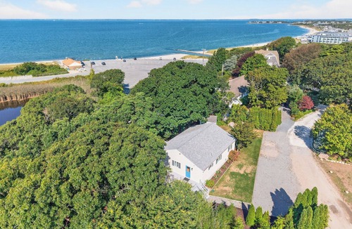 West Falmouth House | Oceanfront, Old Silver Beach