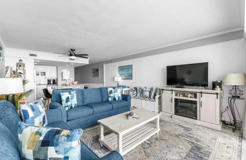 Garden City House | OCEANFRONT Resort - Hot Tub, Heated Pool, Large Balcony - 507