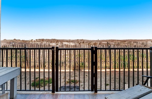 Midtown Ocean City Condo | Oceanfront retreat with direct beach access - near attractions & more
