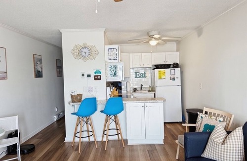 Sneads Ferry Condo | Oceanfront 1Bedroom Condo - First Floor - Sleeps 6