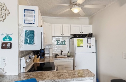 Sneads Ferry Condo | Oceanfront 1Bedroom Condo - First Floor - Sleeps 6