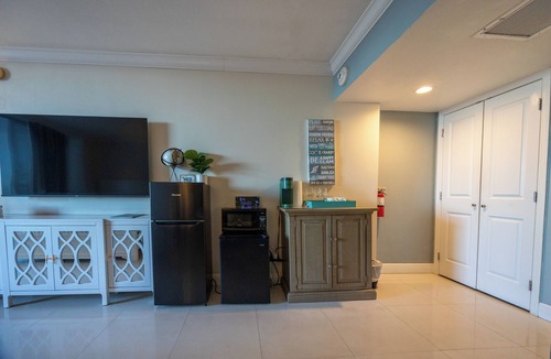 Galt Mile Condo | Oceanfront View Balcony