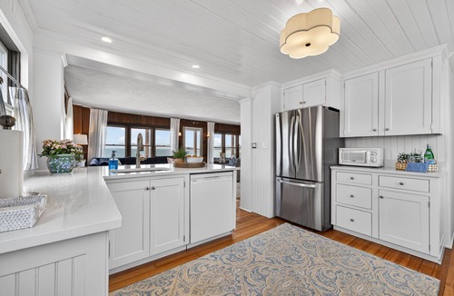 Greenbush House | Oceanfront with Views! Sleeps 10, Central AC!