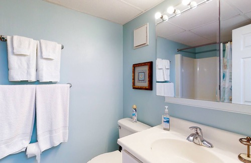 Midtown Ocean City Condo | Oceanside Beach Condo w/Private Washer/Dryer, Shared Pool, Free WiFi, Balcony