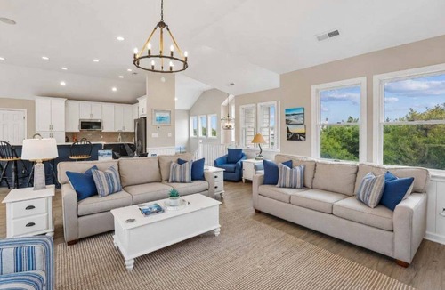 Whalehead Beach House | OCEANSIDE: Elegant home! Private Pool, Hot Tub, Gameroom with Pool Table!