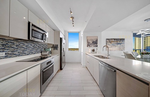 Hallandale Beach Condo | ★OCEANSIDE ESCAPE 3BD/3BA AT BEACHWALK RESORT OCEAN VIEW 5 MIN WALK TO OCEAN