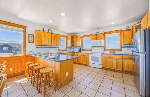 Rodanthe House | Oceanview Dog Friendly Home w/Private Pool, Hot Tub, Basketball, Beach Nearby