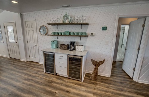 Sandbridge House | Oceanview, Private Pool, Sleeps 16, Dogs okay, close to beach, PICKLEBALL COURT!