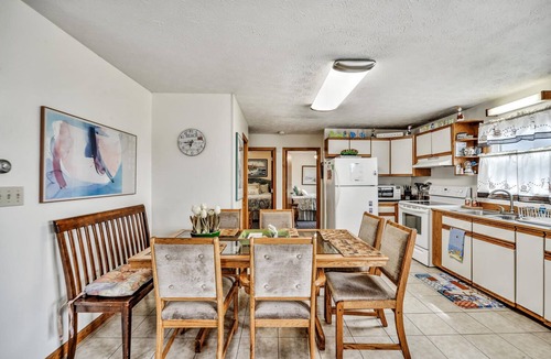 Old Orchard Beach House | OCEANVIEW SERENITY COTTAGE 3BR/2BA PRIVATE BEACH ACCESS PATH PRISTINE BEACHFRONT