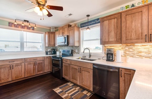 South Nags Head House | OCS2 HeatedSalt-WaterPool,Hot Tub,Steps to Beach