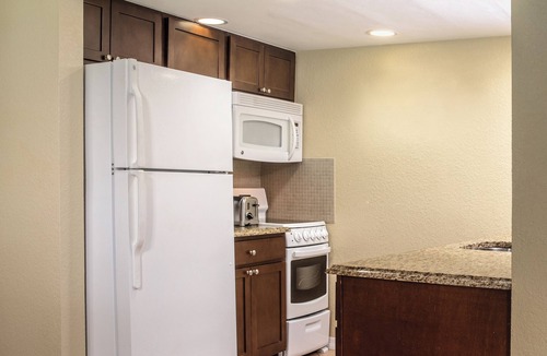 Survey Creek Resort | OFFICIAL LISTING | Wyndham - Palm Aire Resort Studio w/Balcony, Pools & Golf!