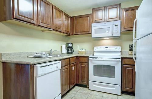 Williamsburg Resort | OFFICIAL LISTING | Wyndham - Kingsgate 1 BR Condo w/Pool