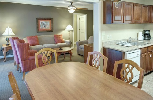 Williamsburg Resort | OFFICIAL LISTING Wyndham - Kingsgate 2 BR Condo w/Pool