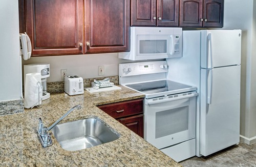 Old Town West Resort | OFFICIAL LISTING | Wyndham Old Town Alexandria 1 BR FREE WiFi & Metro Access!