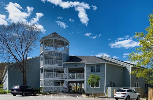 Ogunquit Condo | Ogunquit Condo Rental Ocean Towers! Pool at complex! Walk2Beach! Sleeps 2