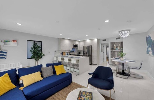 Hollywood House | Oia Villa + Beachfront Retreat + minutes from FLL + 2026 WORL CUP