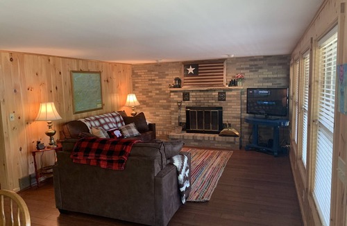 Town of Webb Cottage | Old Forge Lakefront Cottage with 5 Bedrooms and 2 Baths (Sleeps 10)!