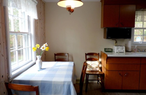 North Falmouth House | Old Silver Private Beach, 5 minute walk to white sandy shore!