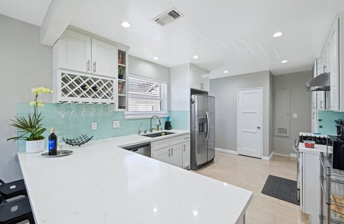 Monrovia House | Old Town Monrovia Hot Tub Retreat