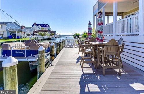 Edgewater Acres House | On canal 50ft dock, Bay view, 1 mile to the beach