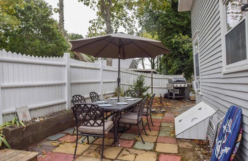 Wellfleet House | On the bay in Wellfleet - walk to water!