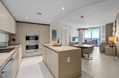 Hollywood South Central Beach Apartment | On The Beach - Ocean View - Incredible Amenities