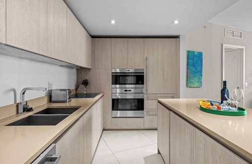 Hollywood South Central Beach Apartment | On The Beach - Ocean View - Incredible Amenities