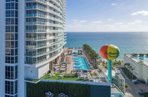 Hollywood South Central Beach Apartment | On The Beach - Ocean View - Incredible Amenities