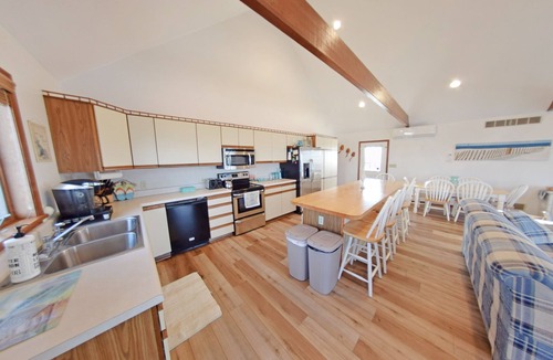 Milford House | On The Beach! Your Dream Beachhouse! Weekly Friday to Friday Rentals