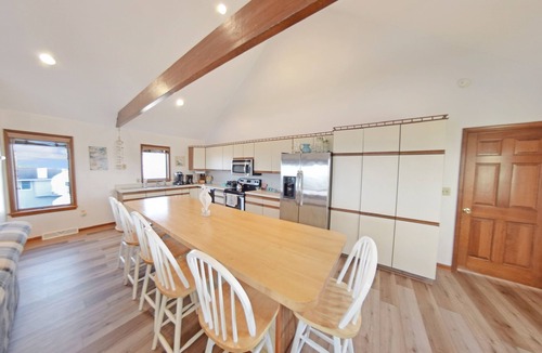 Milford House | On The Beach! Your Dream Beachhouse! Weekly Friday to Friday Rentals