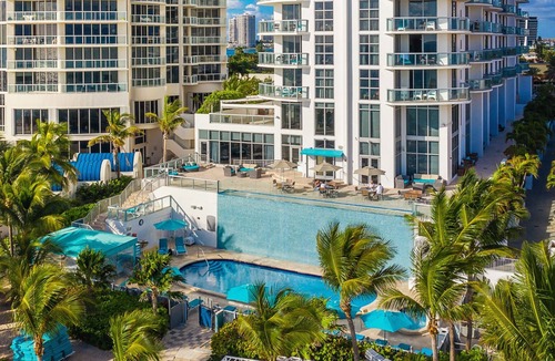 Sunny Isles Beach Resort | On the Ocean - Marenas Ocean View Apartment