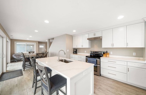 Goshen House | On the water with private beach, sunsets and sunrises