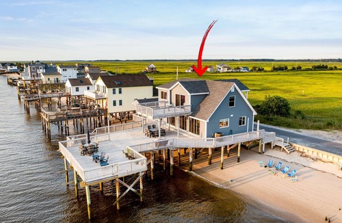 Goshen House | On the water with private beach, sunsets and sunrises