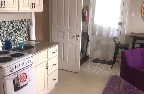 Cape May Apartment | One Bedroom flat 1 block from Beach & 3 blocks from Washington Square