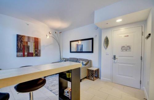 Boynton Beach House | One bedroom in amazing condoBeach pass included!