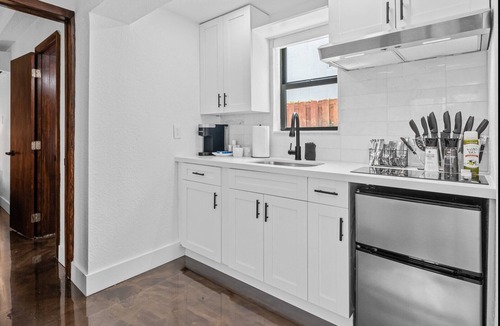 Flagler Village Apartment | One Bedroom King Suite in a Tropical Retreat Freedom House Fort Lauderdale FL