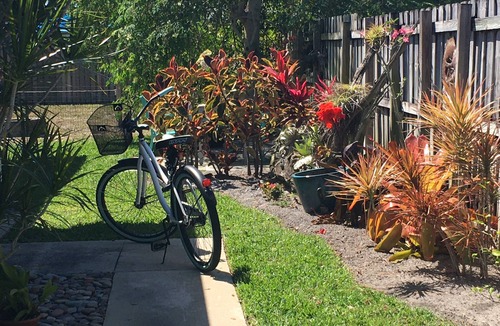 Delray Beach House | One Mile to Beach, Two Bedrooms & High Speed Wifi & Laundry