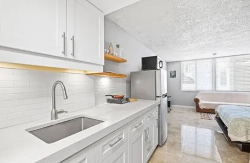 Sunny Isles Beach Hotel | One Step to The Beach