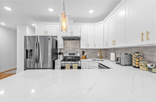 Greenville House | Open concept 3 BR-3BA-12 min to EWR-25 min to NYC