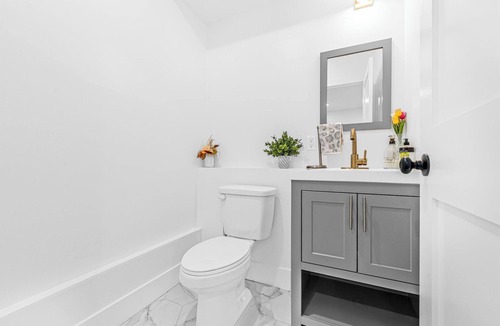Greenville House | Open concept 3 BR-3BA-12 min to EWR-25 min to NYC