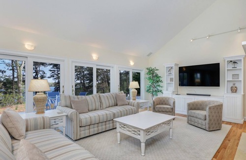 Brewster House | Open Year Round- Perfect for Every Occasion or Weekend Retreat!