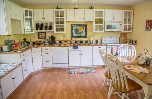 Lovingston Bed & Breakfast | Orchard House B&B