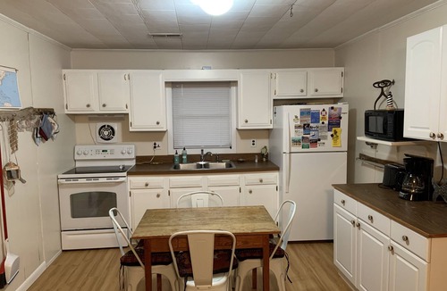 Salvo Cottage | Original Hatteras Beach Box! Family-owned & loved; flexible check-in/out days!