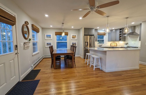 Osterville House | Osterville - close to town & beach, AC, beach pass