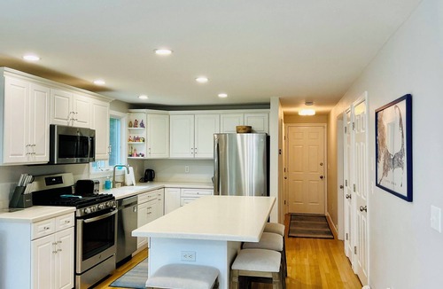 Osterville House | Osterville, Private Yard, Close to Osterville Village, Sleeps 8