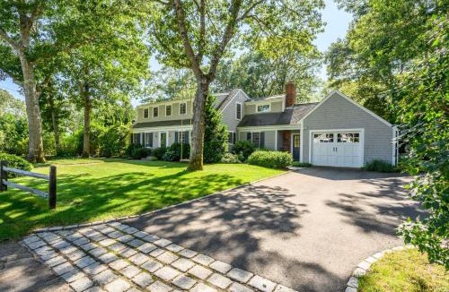 Wianno House | Osterville Retreat – A/C, WiFi Pet-Friendly