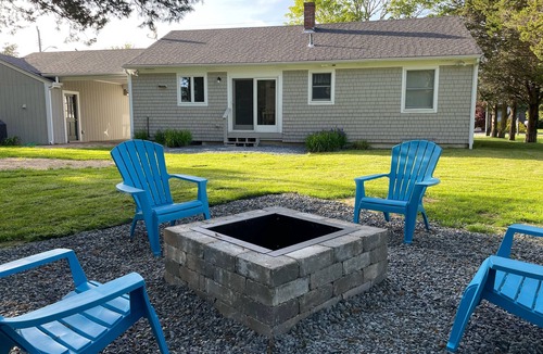 East Falmouth Cottage | Outdoor Shower, Firepit, BBQ, AC units and more! Near downtown and beaches!