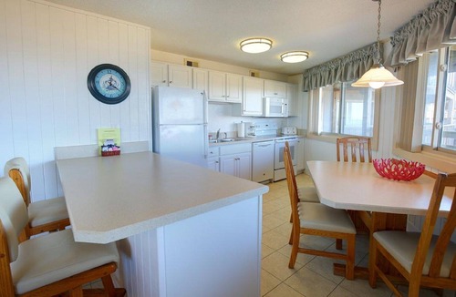 Kill Devil Hills Resort | Outer Banks Beach Club charming oceanside resort with private beach and pools