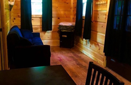 Mingo House | Outstanding Wooden Cabin Close to Hiking Trails in Monterville, West Virginia